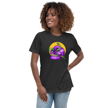 Cargar imagen en el visor de la galería, Gambyl Skull Women&#39;s Relaxed T-Shirt